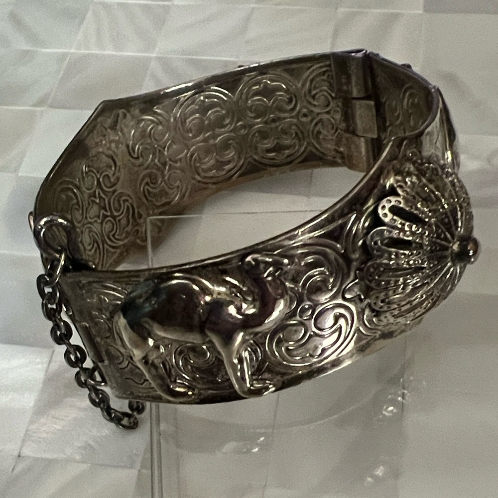 Vintage Camel & Hamsa Hand Intricate Motif Silver Hinged Bangle Bracelet
